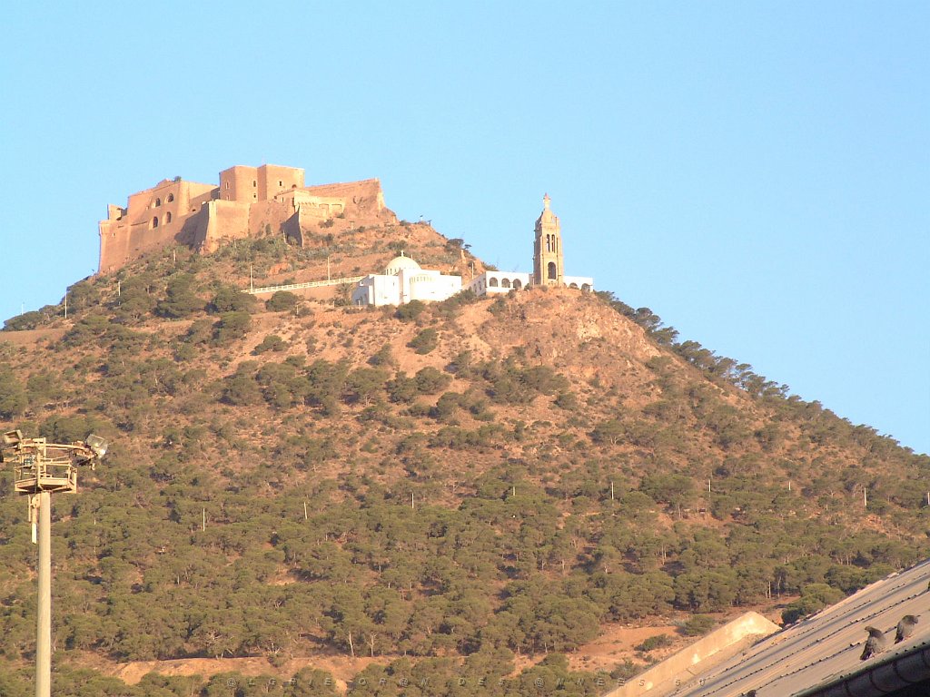 ORAN SANTA CRUZ ET LE FORT.JPG